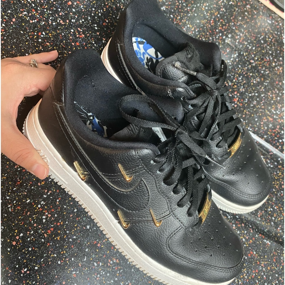 Nike Black Airforce 1- size 6